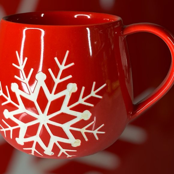 Knotts Merry Farm Etched Snowflake Red Christmas Ceramic Coffee Mug New - Picture 5 of 10
